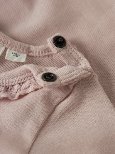 Lil atelier slim body solid pink