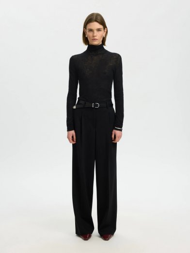 selected femme
