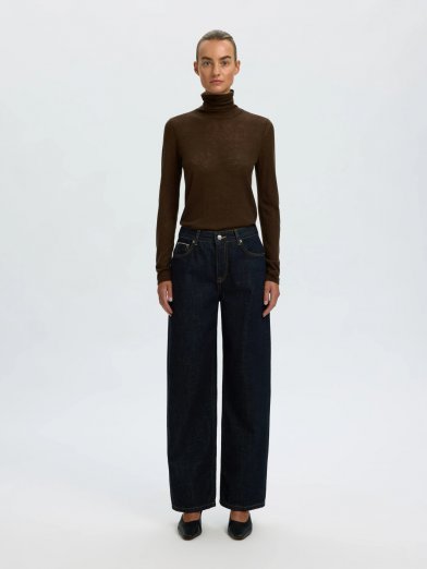 selected femme