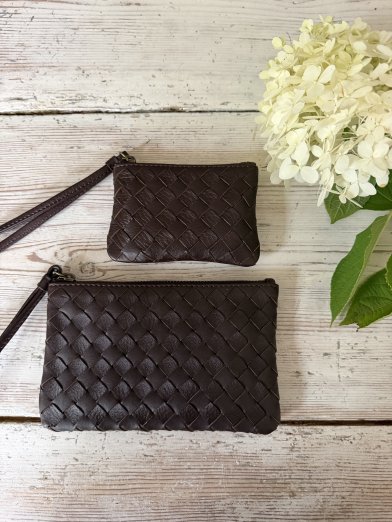 O my bag Lexi - chocolate Woven clutch