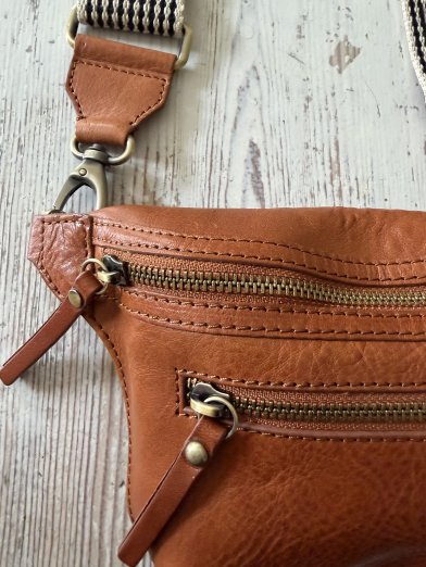 O MY BAG Becks bumbag cognac