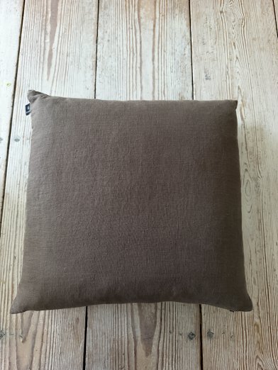 Himla Sunshine coffee 50x50 cm