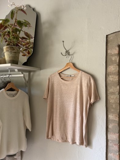 Second female Peony Tee taupe