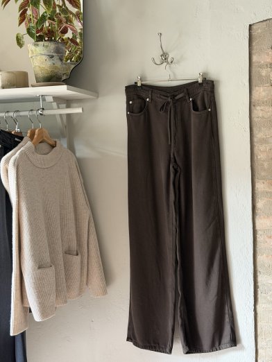Second female Irven Denim Jeans