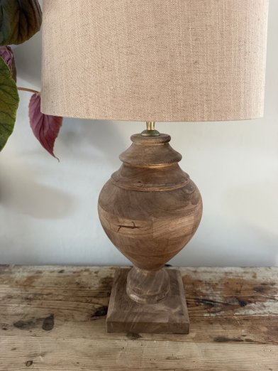 Rustik lampfot i trä, 45 cm