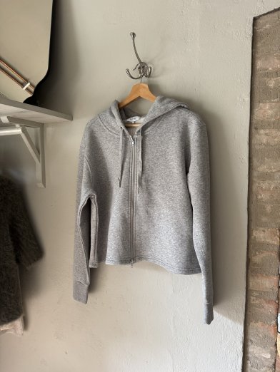 Levete room NUKA med dragkedja grå