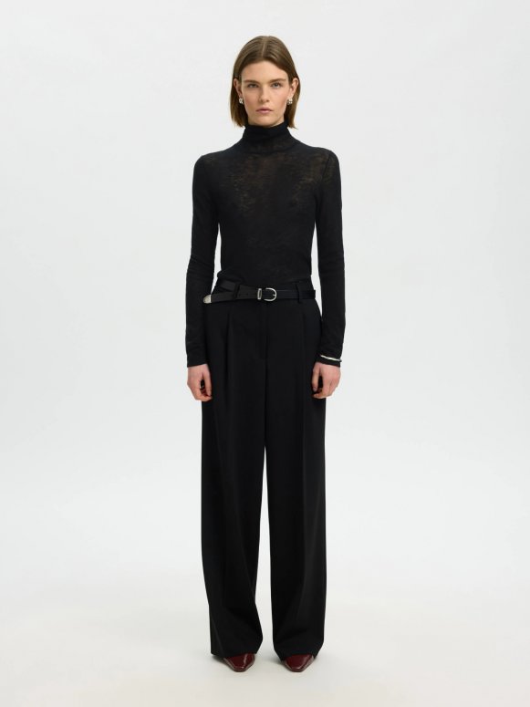 selected femme