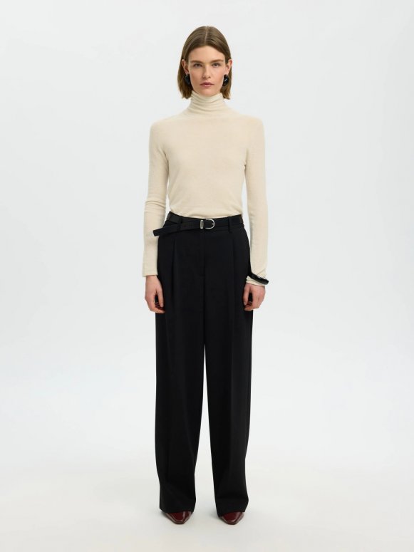 selected femme