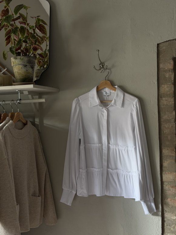 Levete room isla blus vit