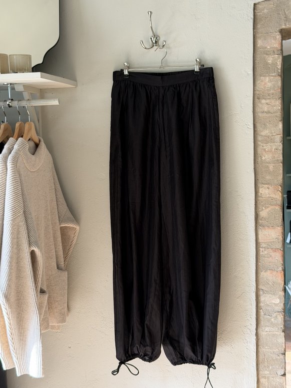 Second female hide trousers black