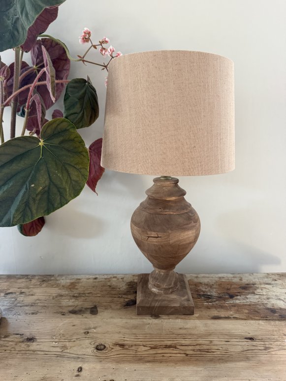 Rustik lampfot i trä, 45 cm