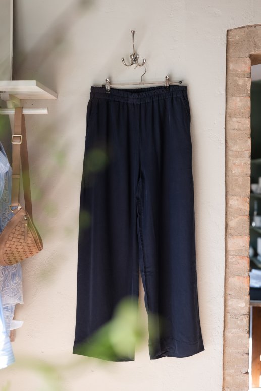 Maska Thea - Tencel trousers navy